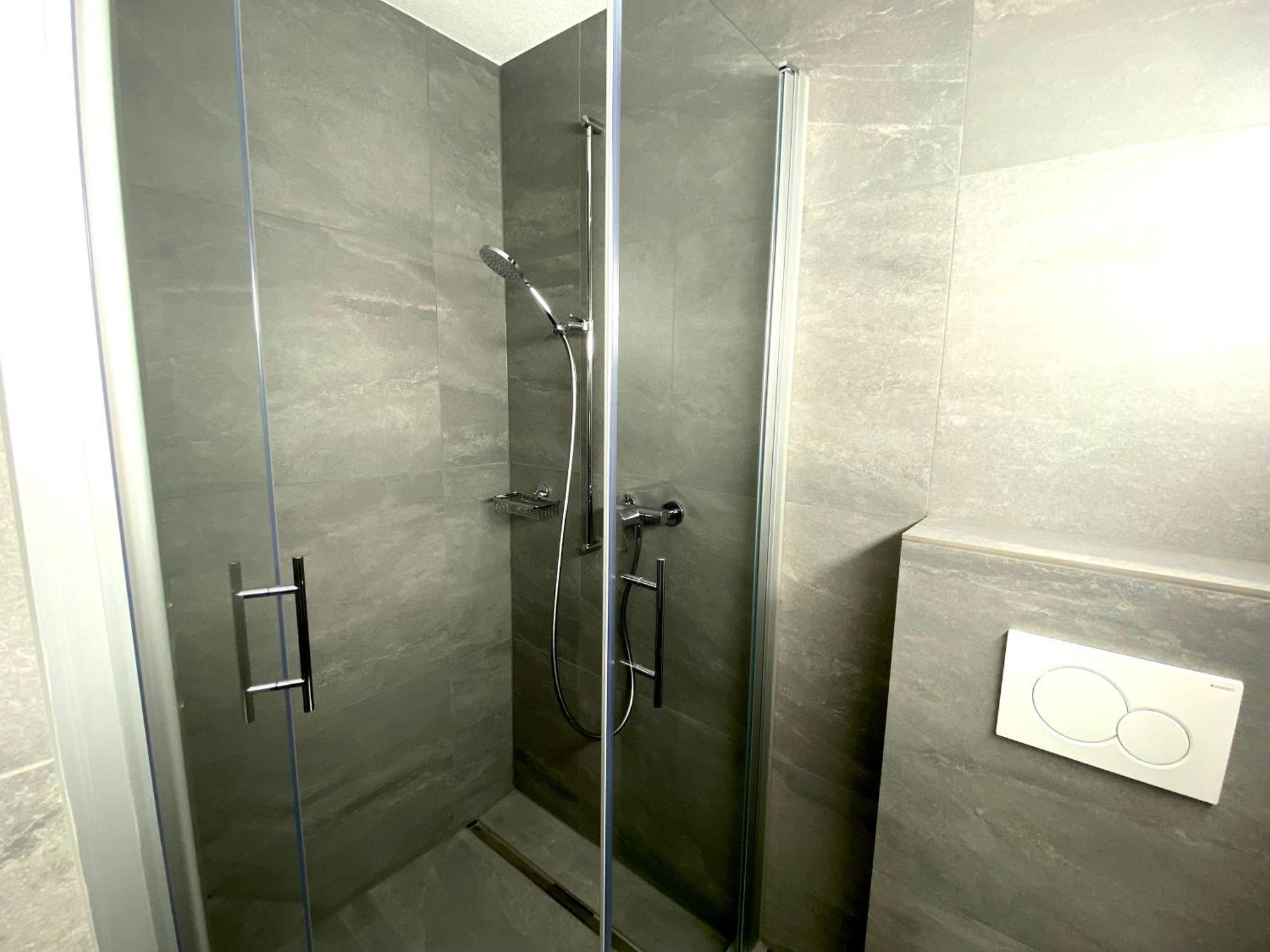 Beautiful Flat With Nice Lake And Mountain Views ヴェークギス エクステリア 写真