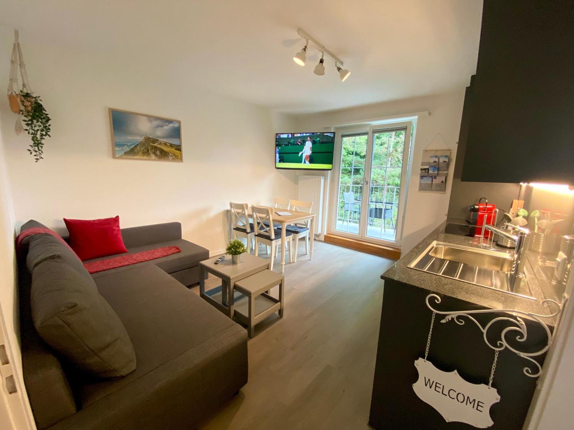 Beautiful Flat With Nice Lake And Mountain Views ヴェークギス エクステリア 写真